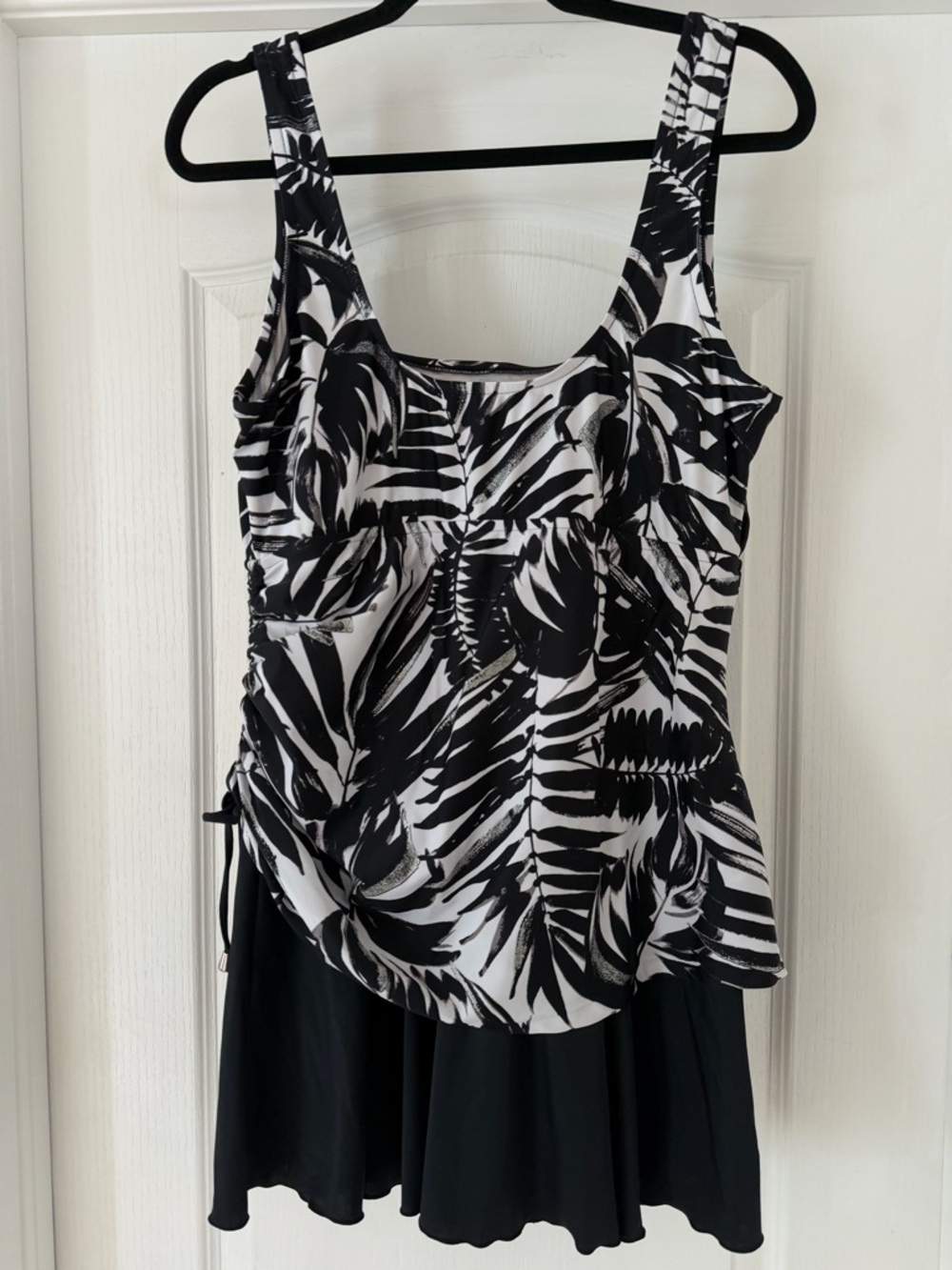 Maxine of Hollywood Black, White and Silver one piece bathing suit. - Picture 2 of 4